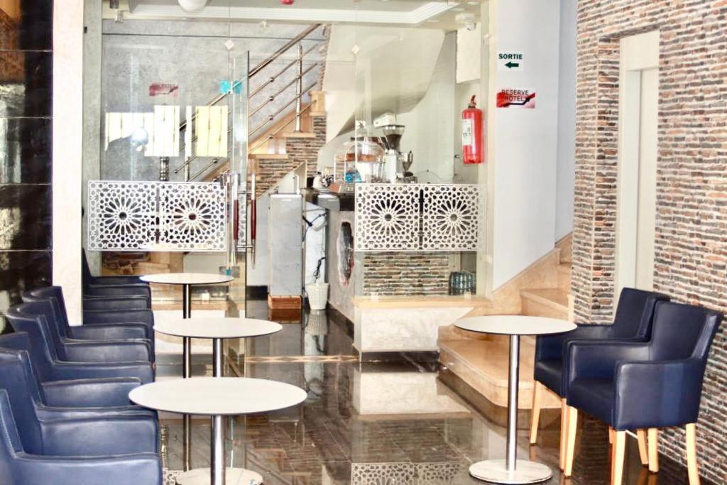 Zellaka Hotel & Cafe Kourigha Exteriör bild
